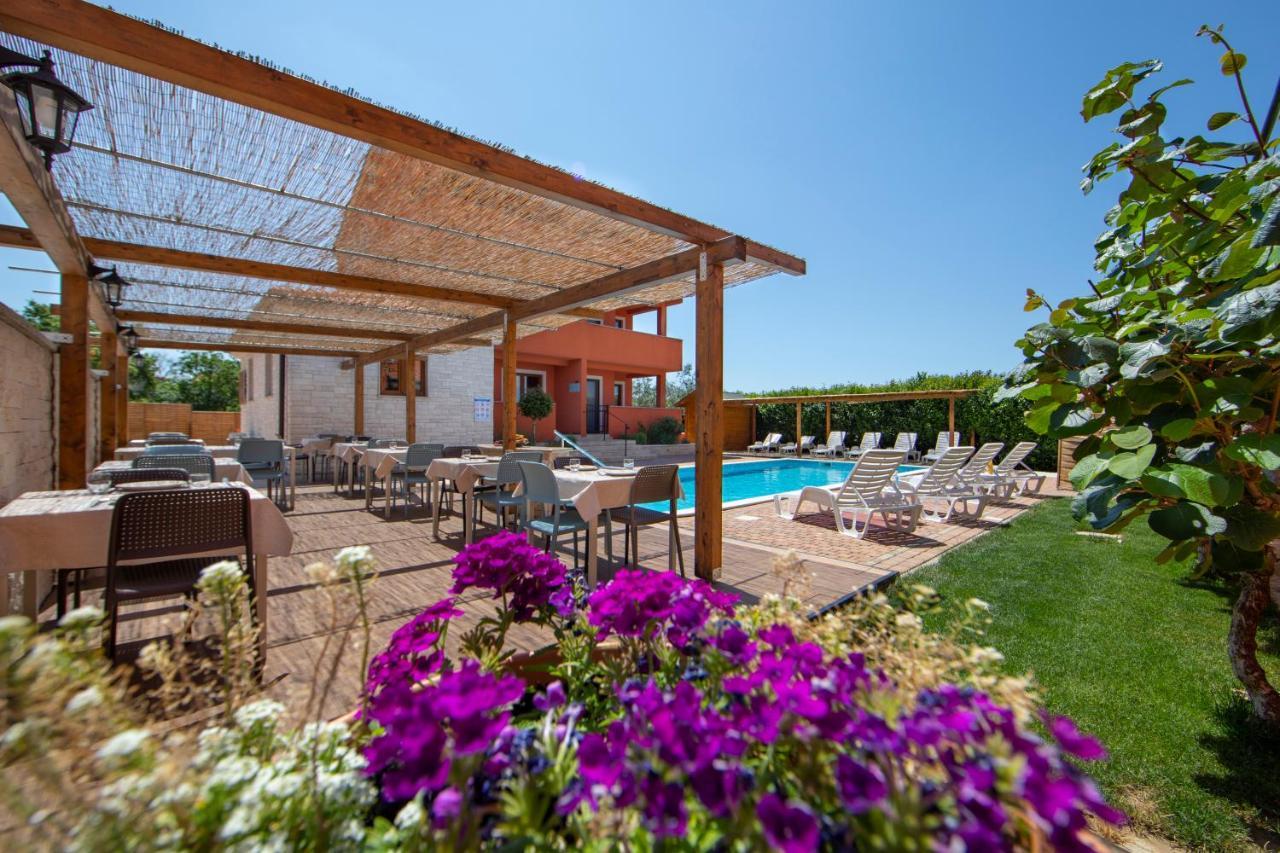 Hotel Natura Vilanija Εξωτερικό φωτογραφία