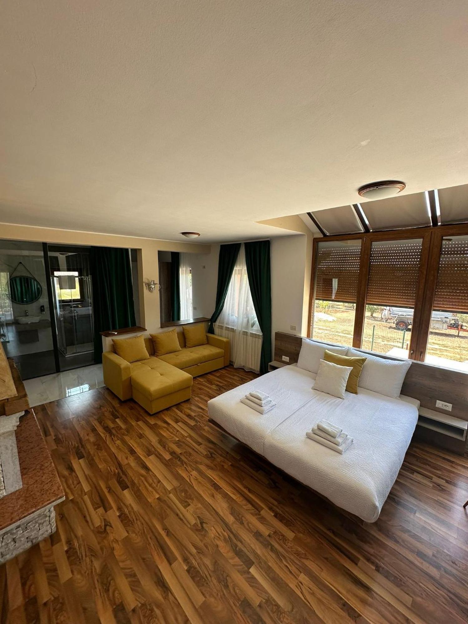 Hotel Natura Vilanija Εξωτερικό φωτογραφία