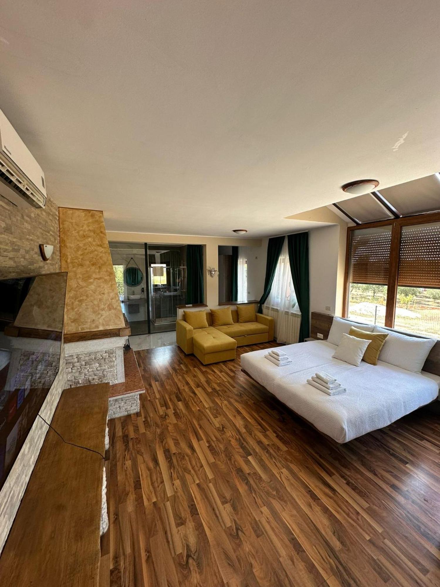 Hotel Natura Vilanija Εξωτερικό φωτογραφία